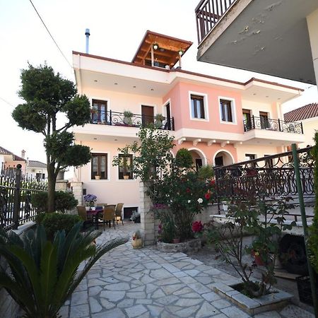 In The Castle - House Apartment Ioannina Exterior photo