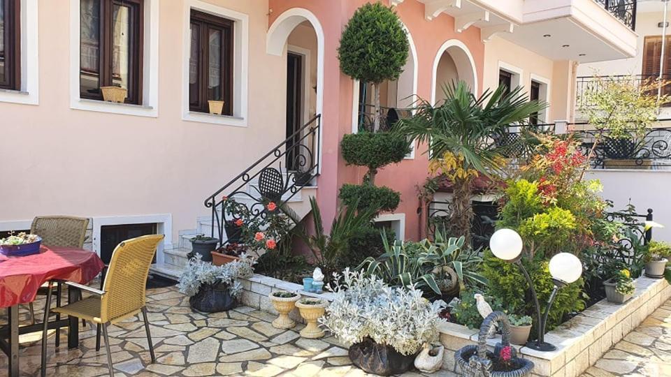 In The Castle - House Apartment Ioannina Exterior photo
